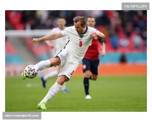 凯恩在拜仁创造三次重大机会 白皮书分析中锋回撤战术